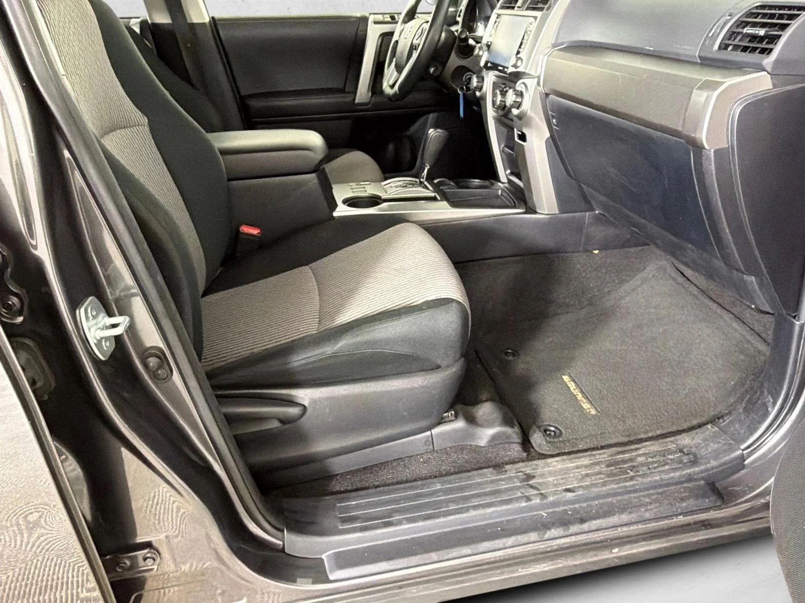Used 2020 Silver Toyota SR5 image 14