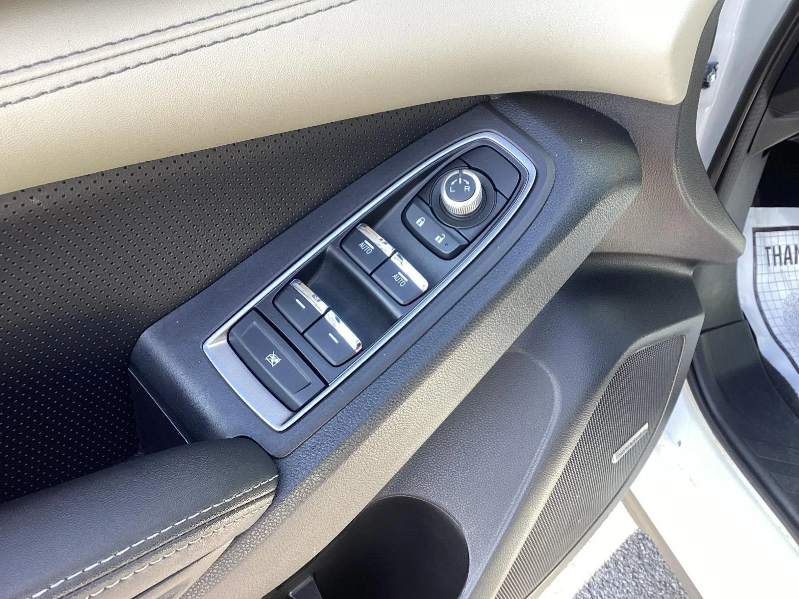 Used 2022 Crystal White Pearl Subaru Limited image 19