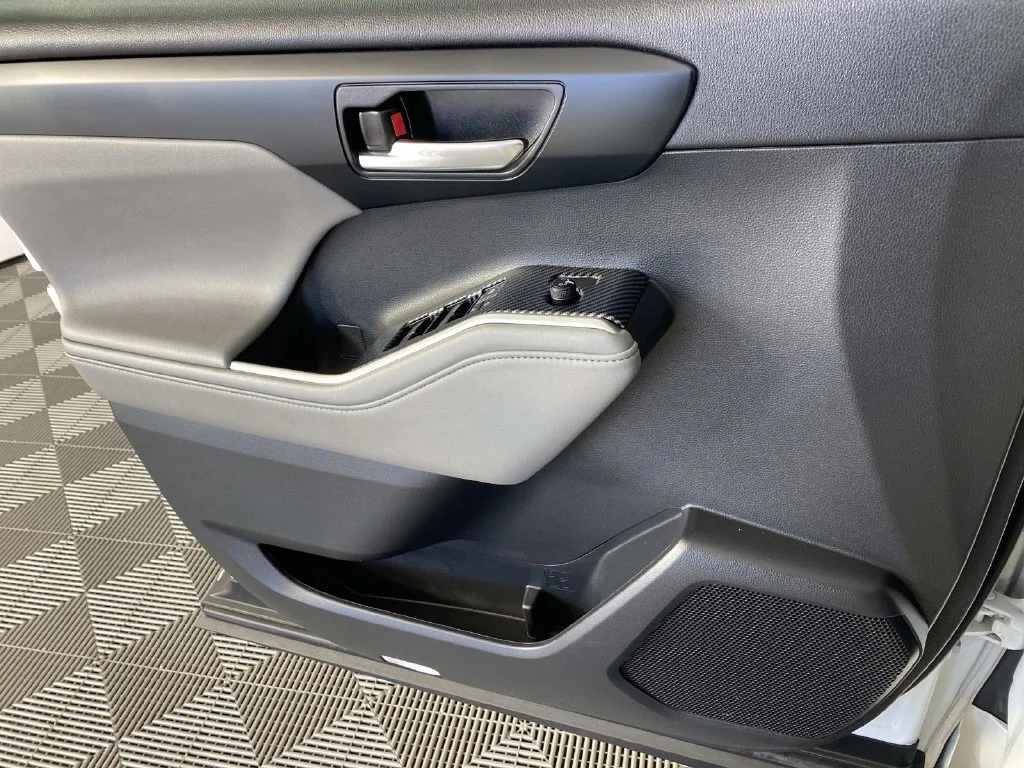 Used 2021 Blizzard Pearl Toyota XLE image 24