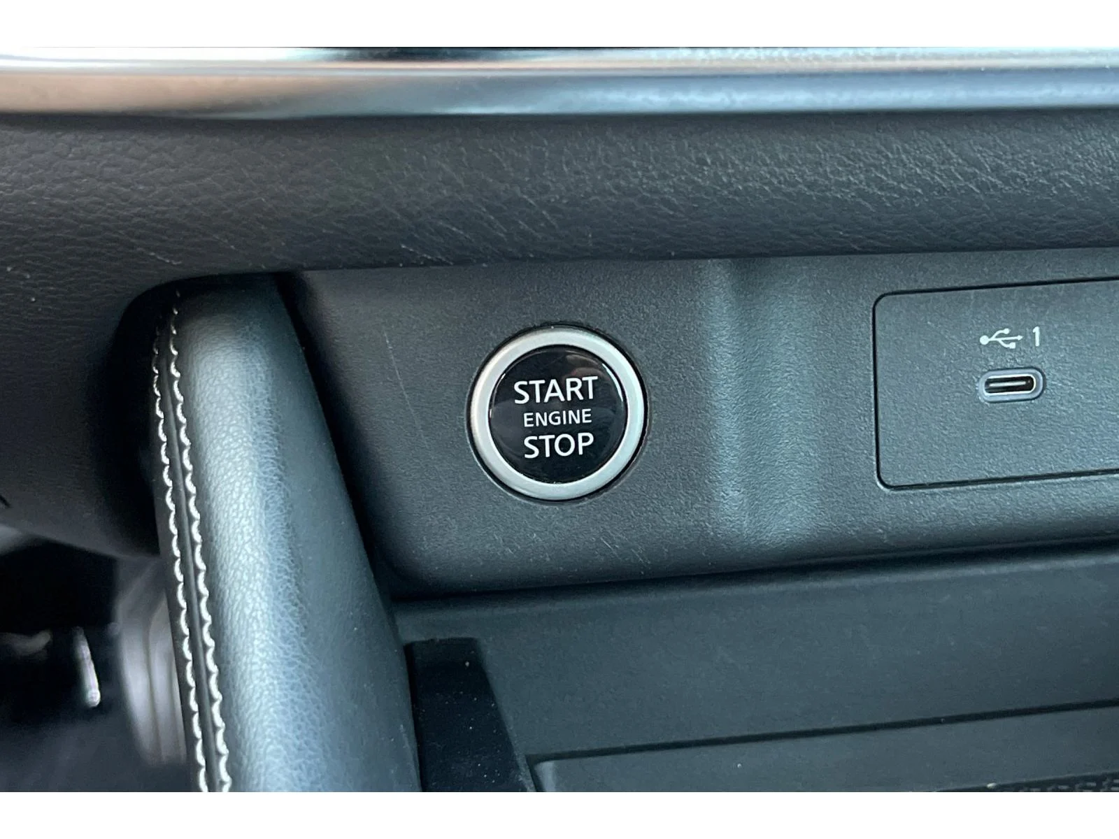 Used 2023 Caspian Blue Metallic Nissan SL image 33