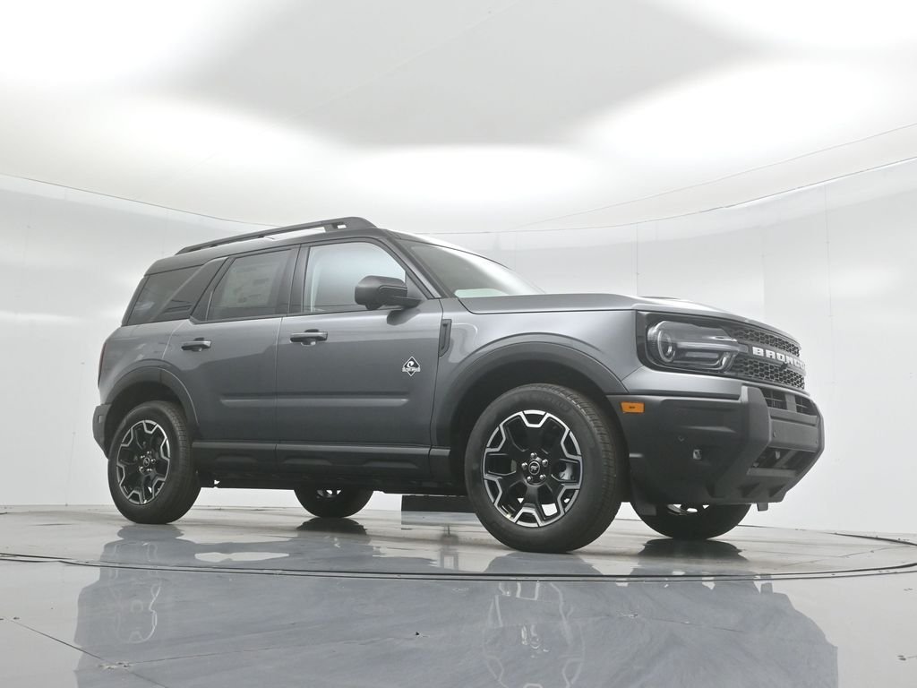 New 2025 Carbonized Gray Metallic Ford Outer Banks image 3