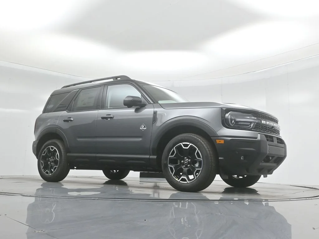 New 2025 Carbonized Gray Metallic Ford Outer Banks image 3