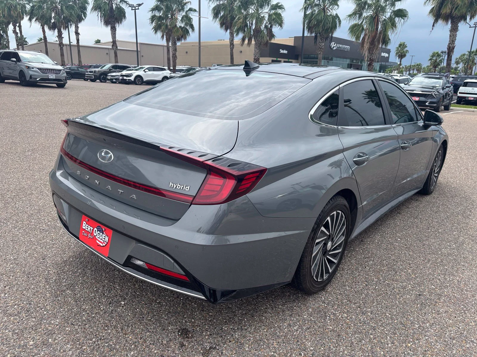 Used 2023 Gray Hyundai Limited image 6