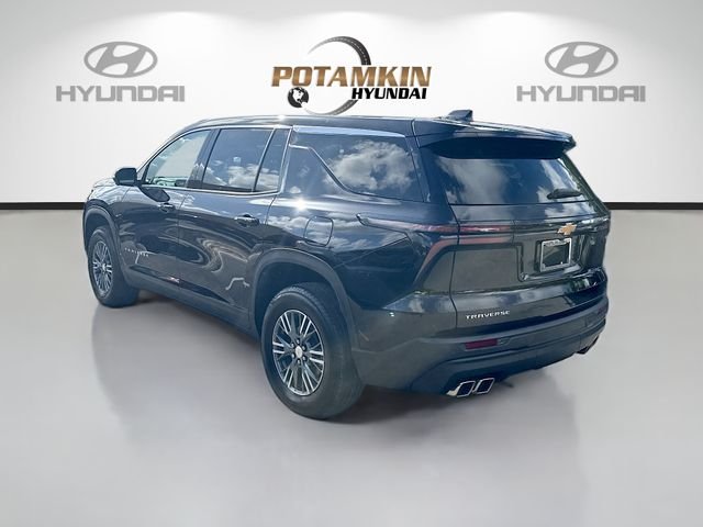 2024 Chevrolet Traverse LS - Photo 7