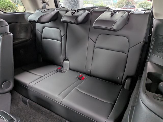 Used 2025 Gray Nissan Platinum image 9