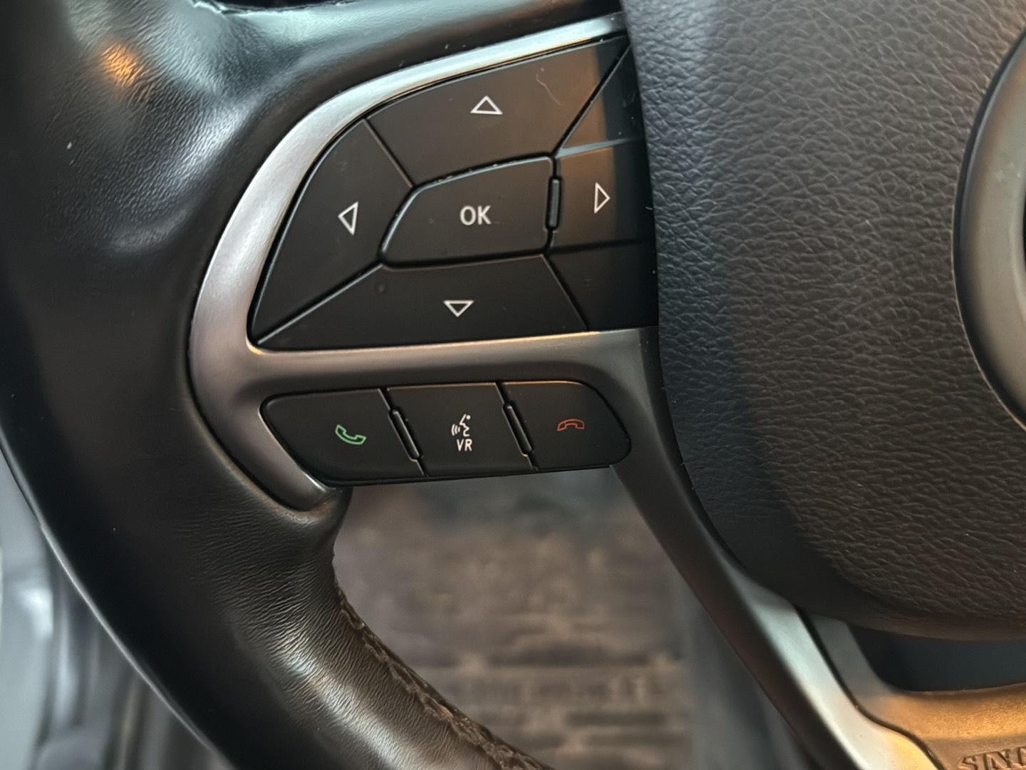 Used 2022 Sting-Gray Clearcoat Jeep Laredo X image 16