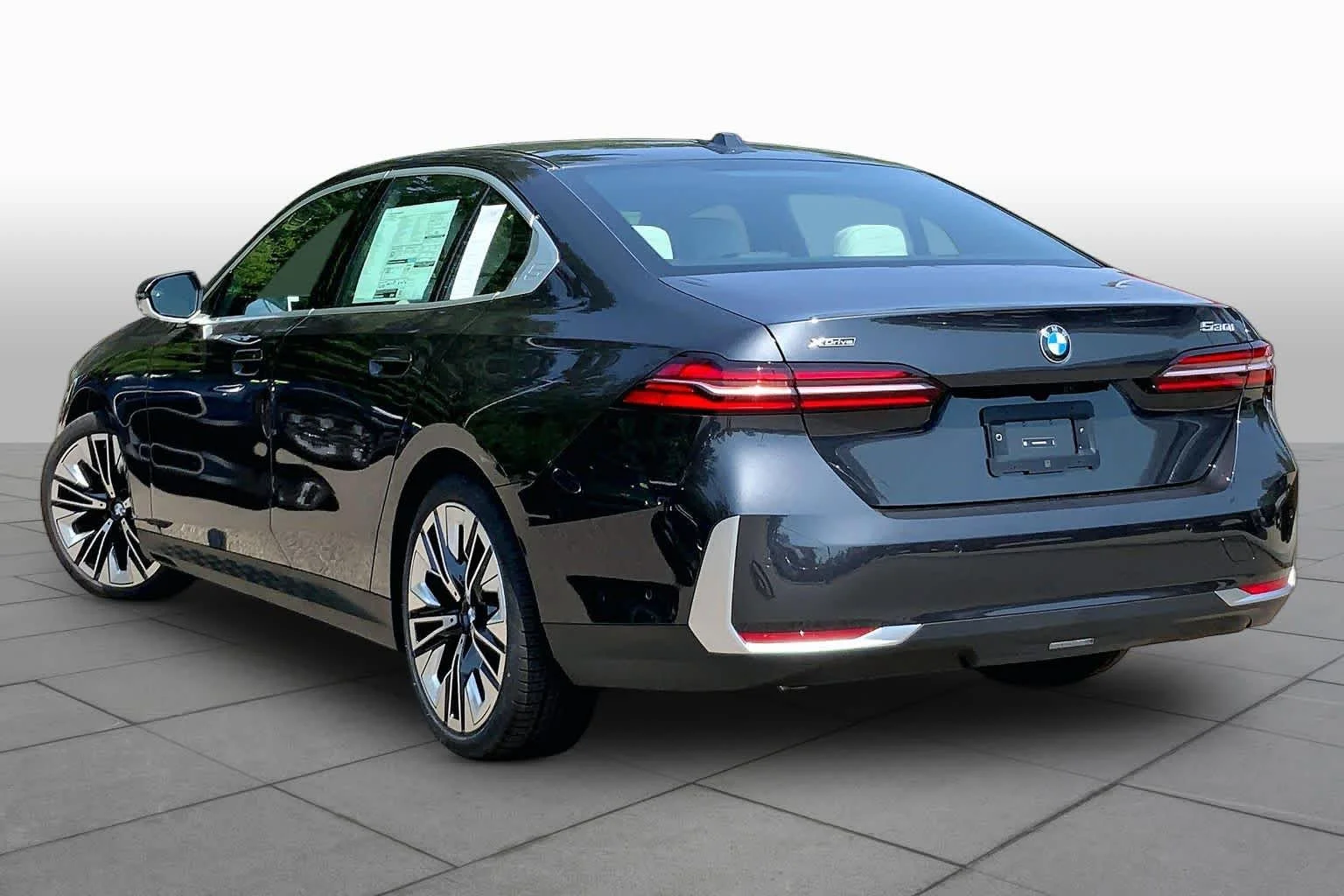 New 2027 Dark Graphite Metallic BMW 530i xDrive image 12