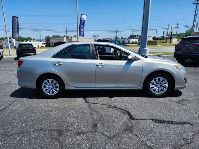 Used 2013 Beige Toyota LE image 12