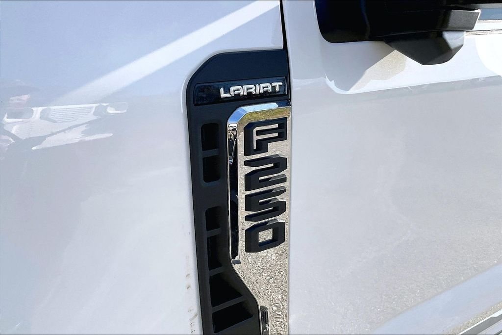 New 2026 Ford Super Duty F-250 Lariat 4D Crew Cab