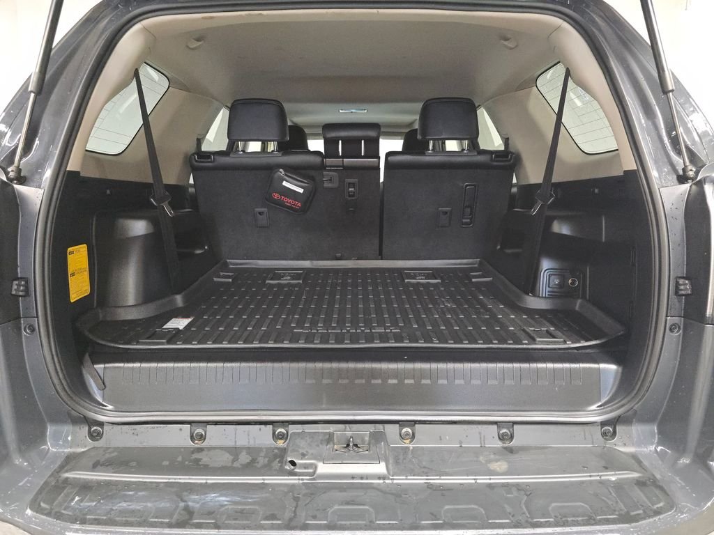 Used 2024  Toyota SR5 Premium image 21