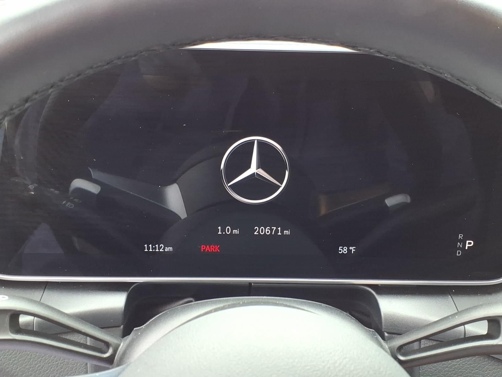 Used 2025 White Mercedes-Benz GLC 300 image 23
