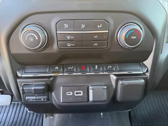 Used 2021 White Chevrolet Custom image 16