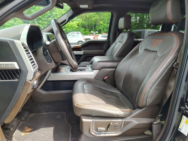Used 2015  Ford King Ranch image 9