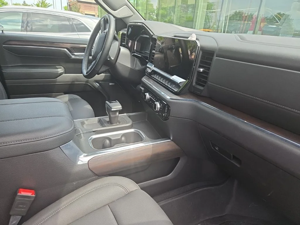 Used 2024 GMC Sierra 1500 SLT with VIN 3GTUUDEDXRG319407 for sale in White Bear Lake, Minnesota