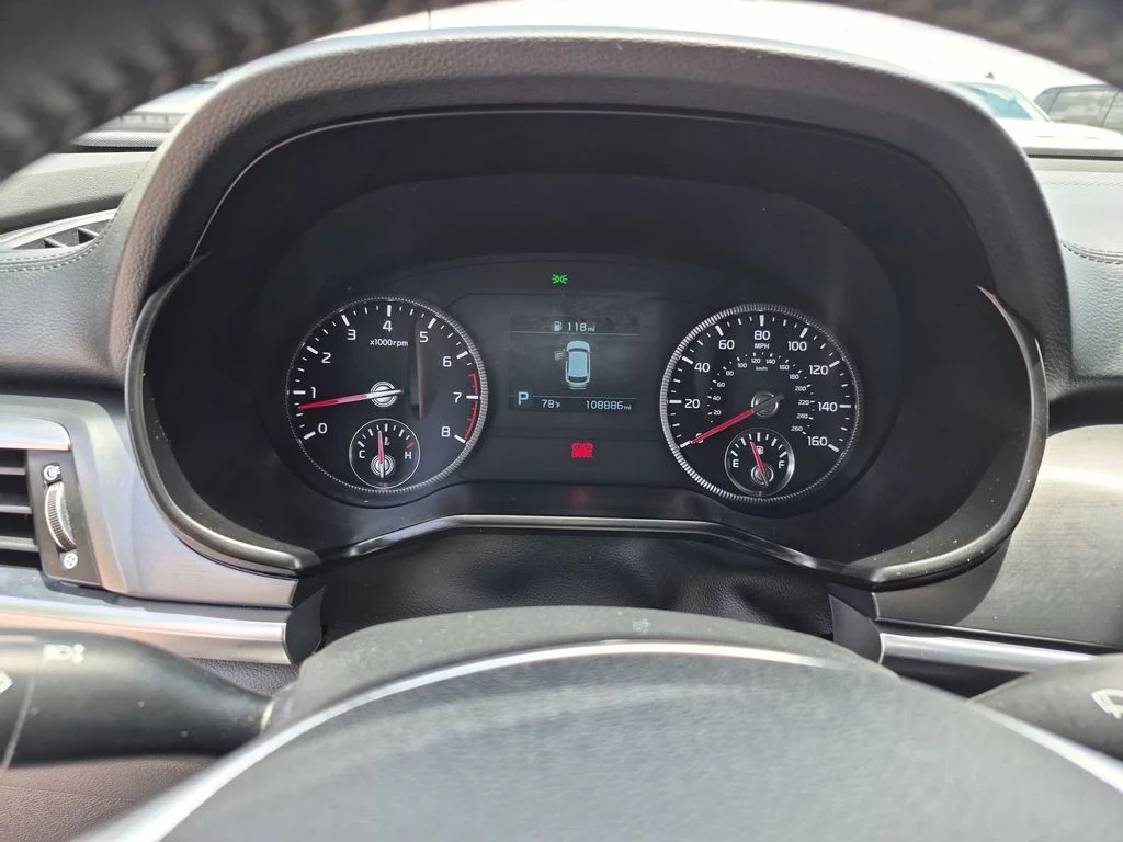 Used 2022 Gray Kia LX image 21