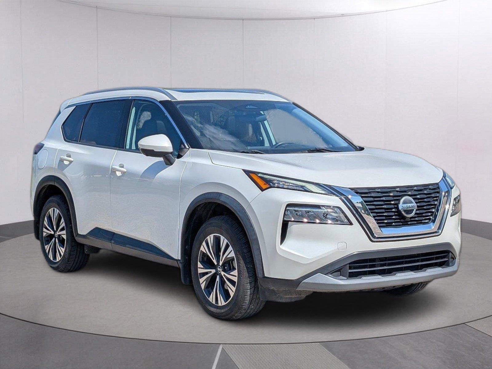 Used 2021 Pearl White Tricoat Nissan SV image 9