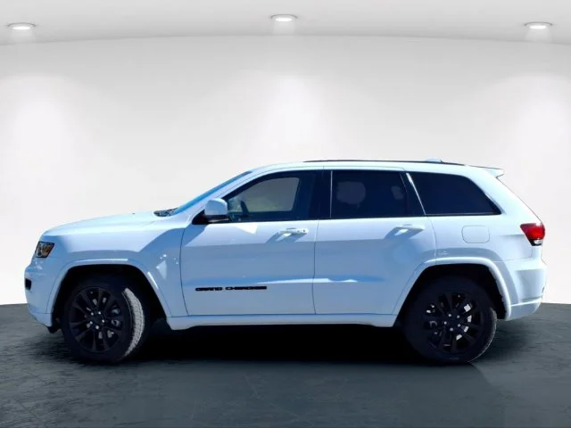 Used 2021 White Jeep Laredo X image 11
