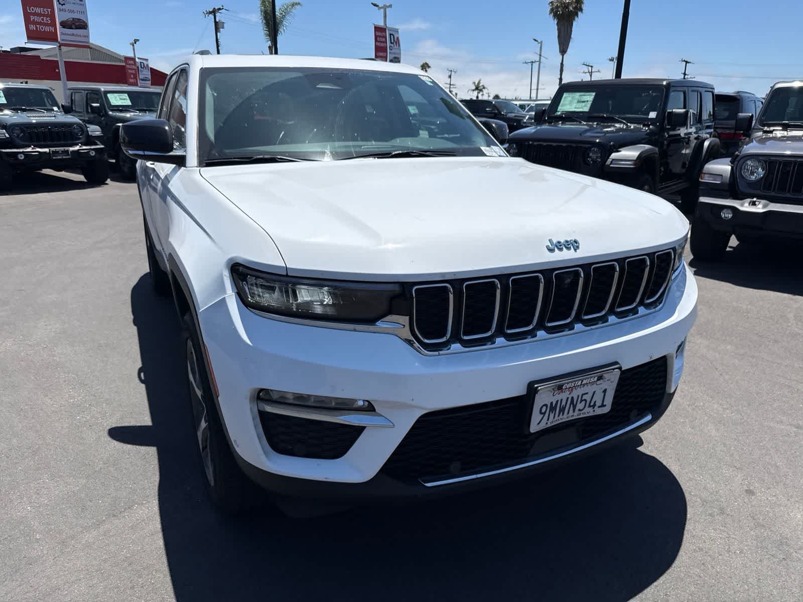 Used 2023 Bright White Clearcoat Jeep  image 8