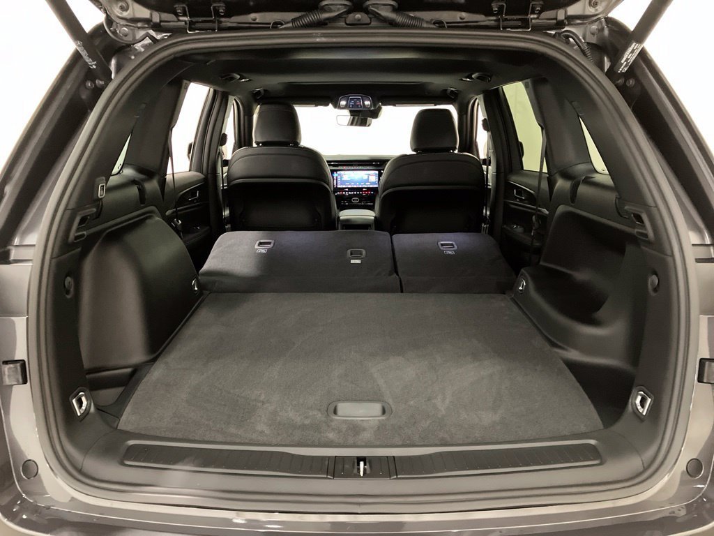 New 2026 Baltic Gray Metallic Clear-Coat Exterior Paint Jeep Laredo Altitude image 19