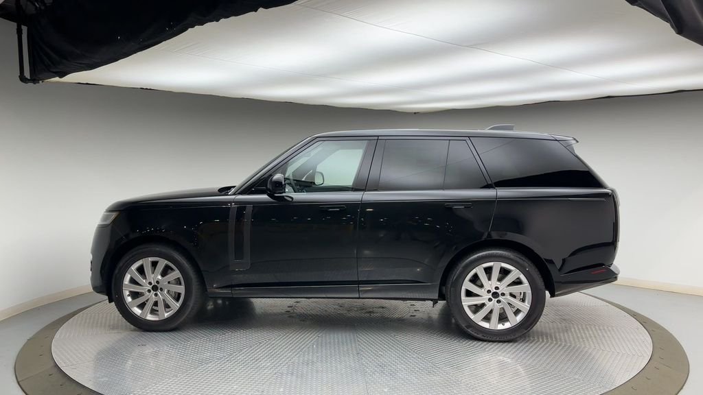 New 2026 Santorini Black Land Rover SE image 5