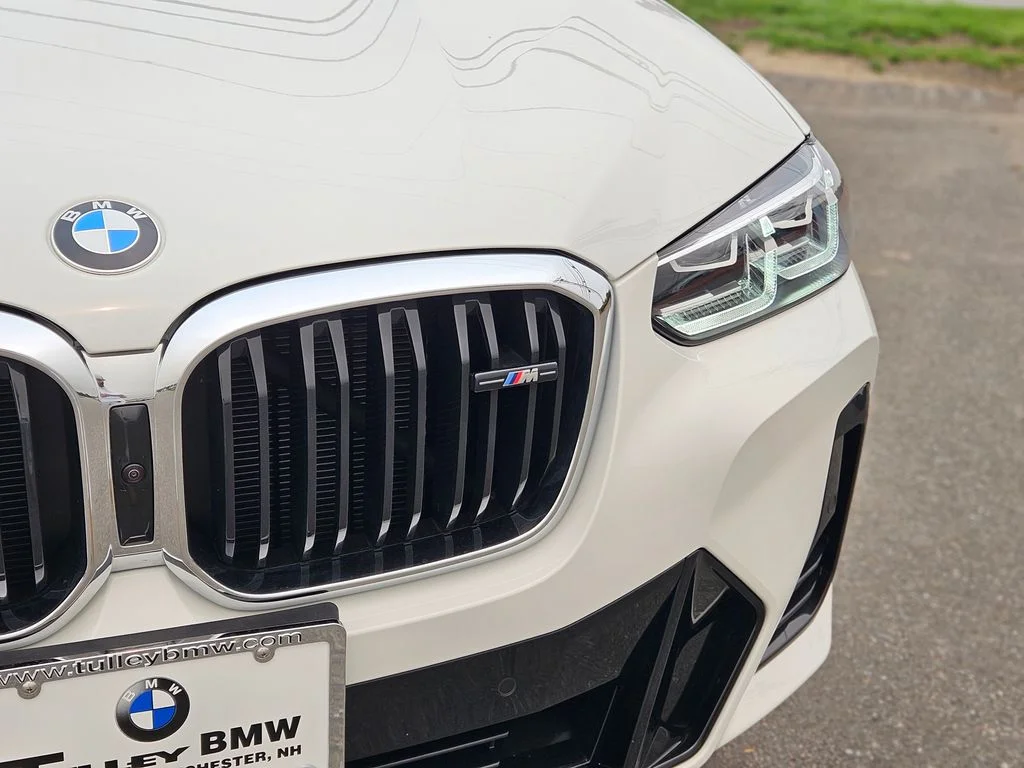 Used 2025 Alpine White BMW M40i image 10