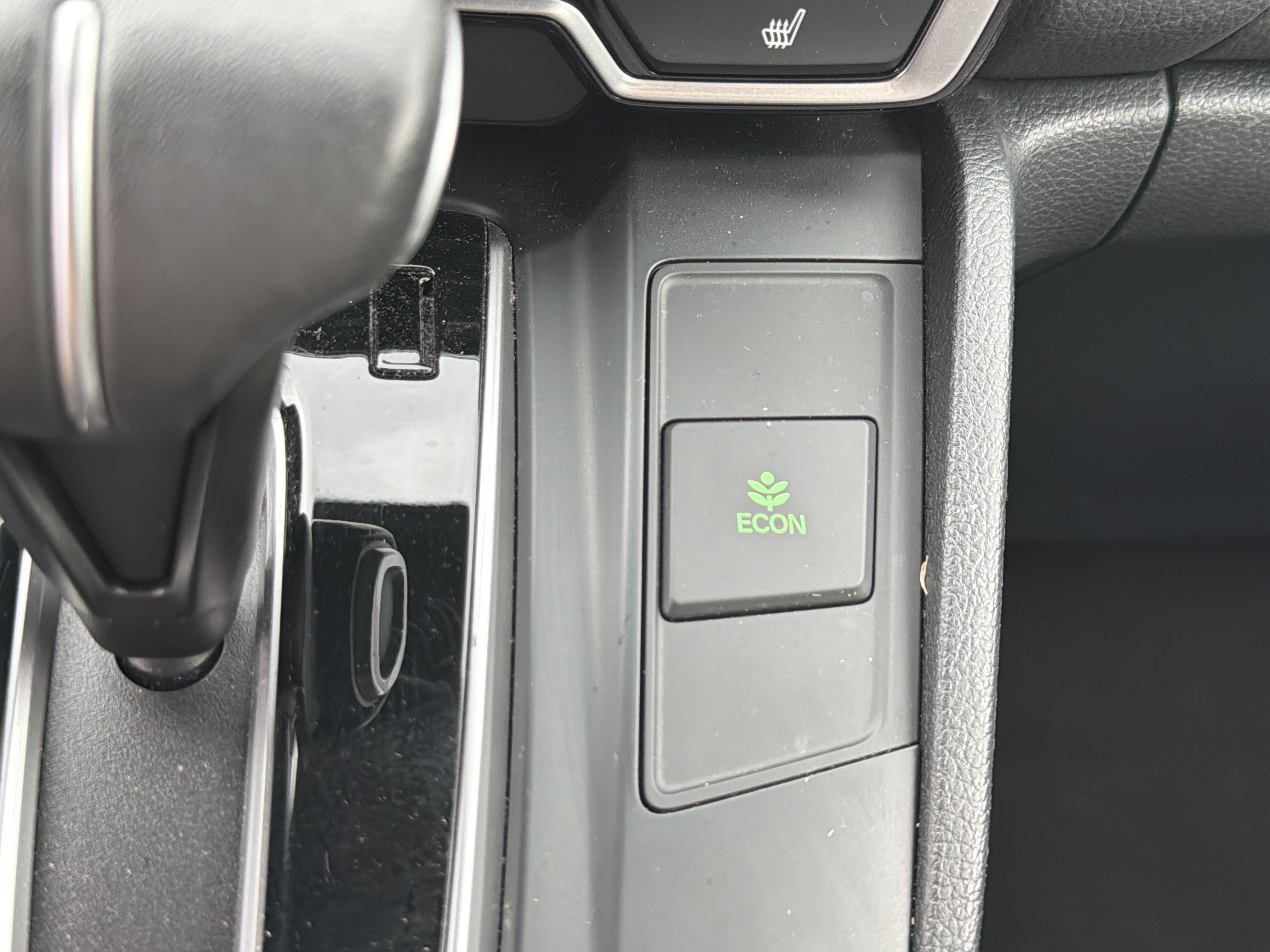 Used 2018 Gunmetal Metallic Honda Touring image 11
