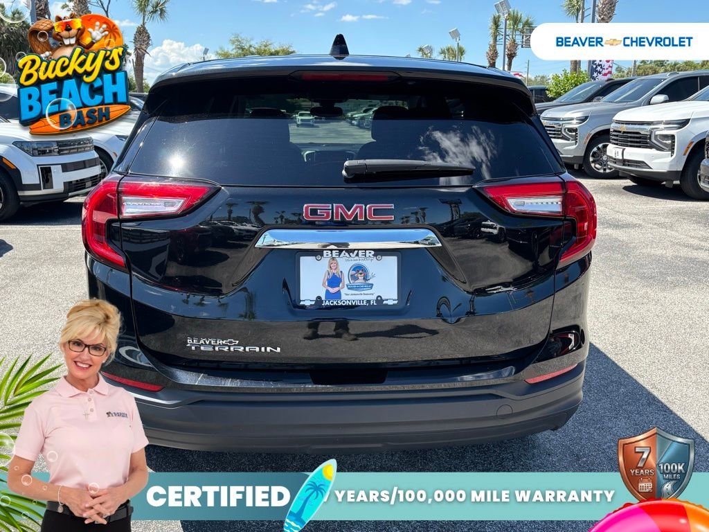 Used 2024 Ebony Twilight Metallic GMC SLE image 6