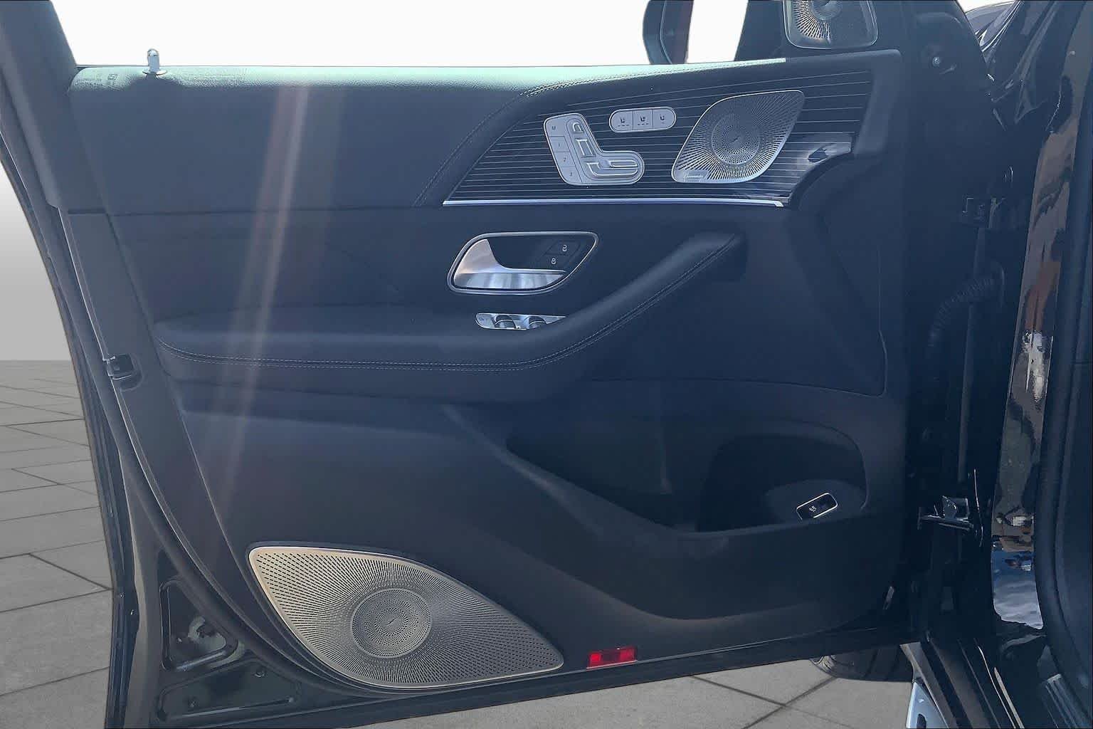 New 2026 Obsidian Black Metallic Mercedes-Benz GLS 580 image 12