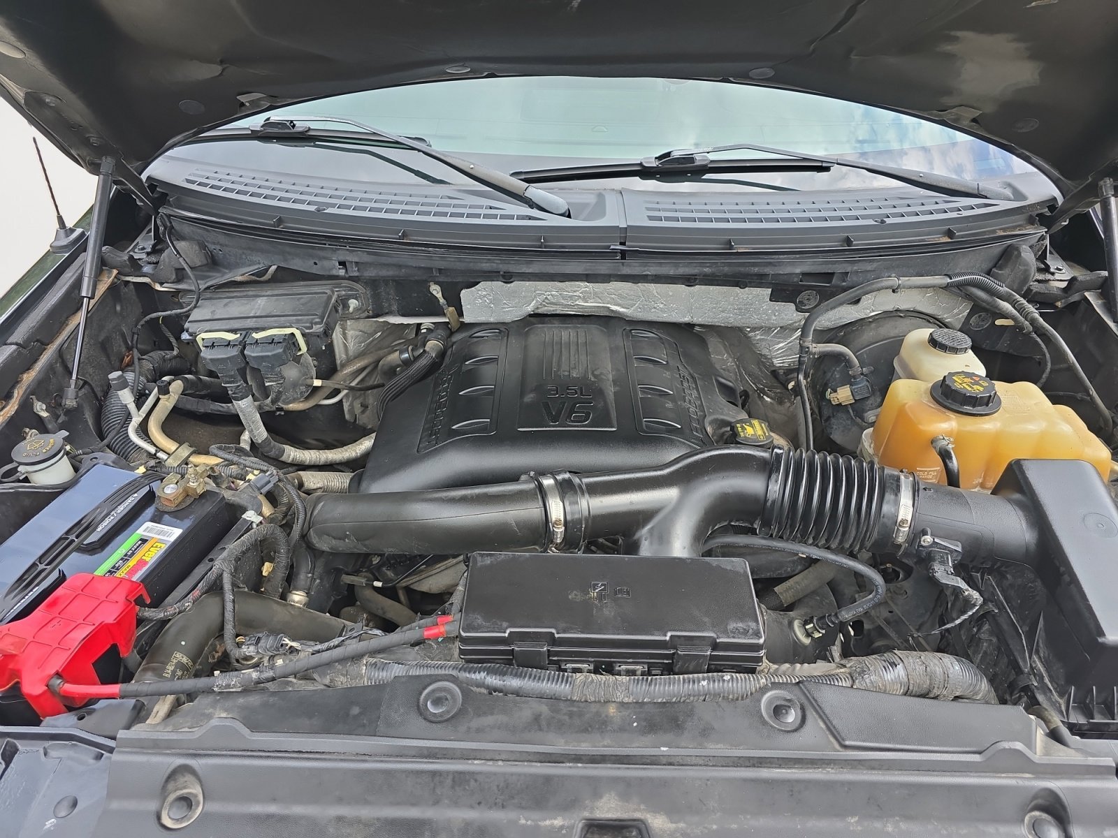 Used 2011 Tuxedo Black Metallic Ford Lariat image 30