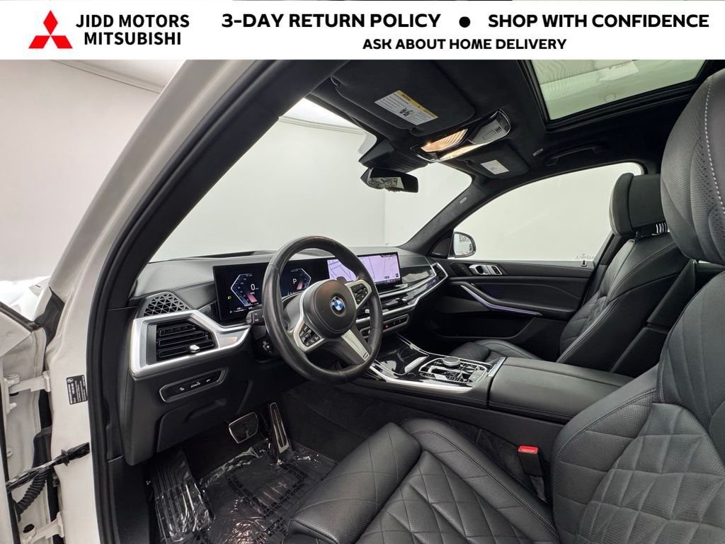 Used 2025 Alpine White BMW xDrive40i image 5