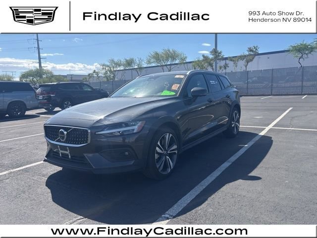2025 Volvo V60 Cross Country B5 Plus AWD's photo