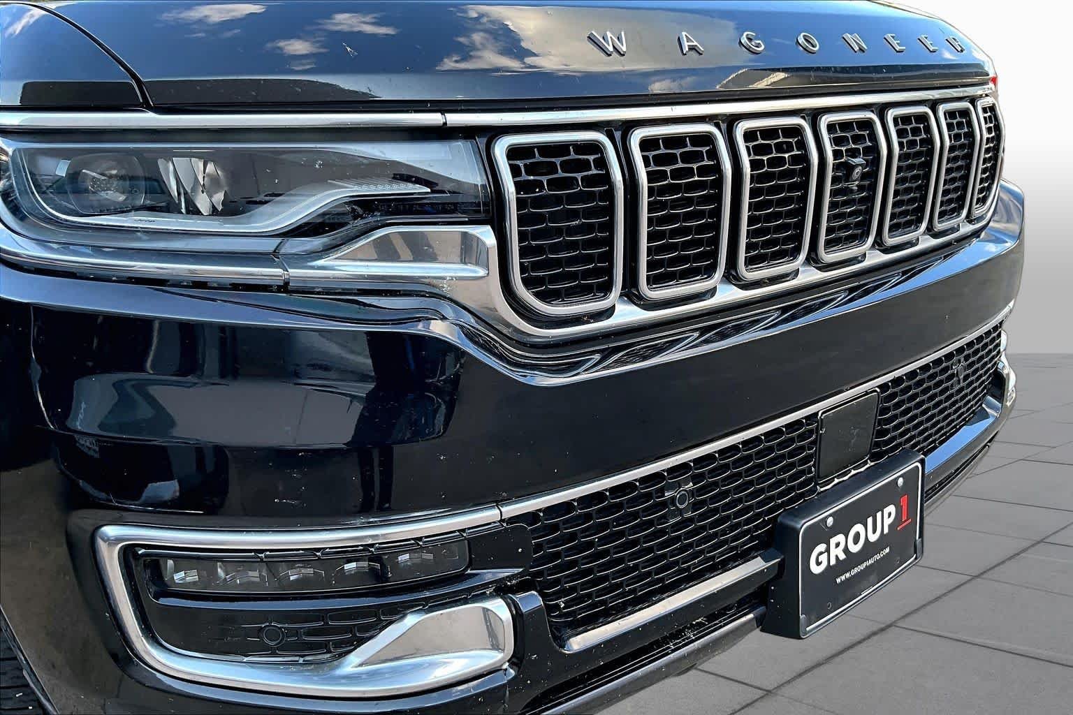 Used 2022 Diamond Black Crystal Pearlcoat Jeep Series I image 28