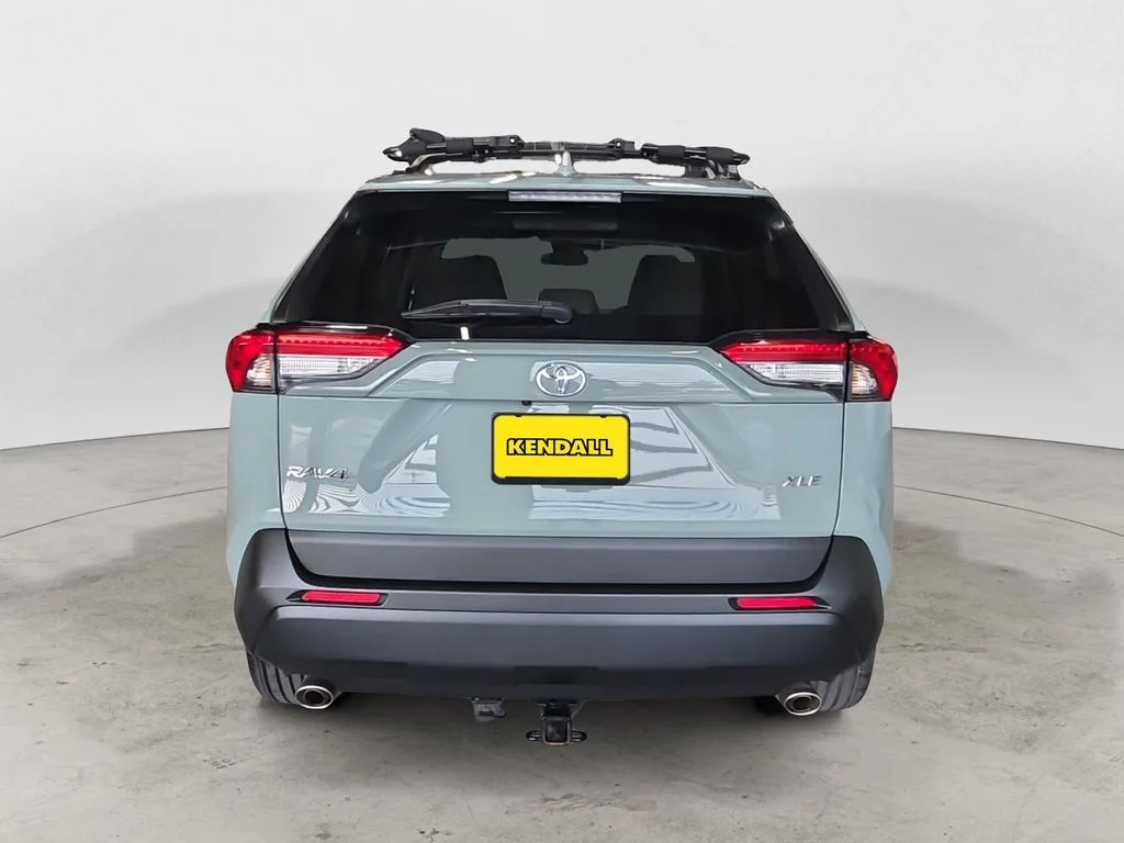 Used 2022 Gray Toyota XLE Premium image 6