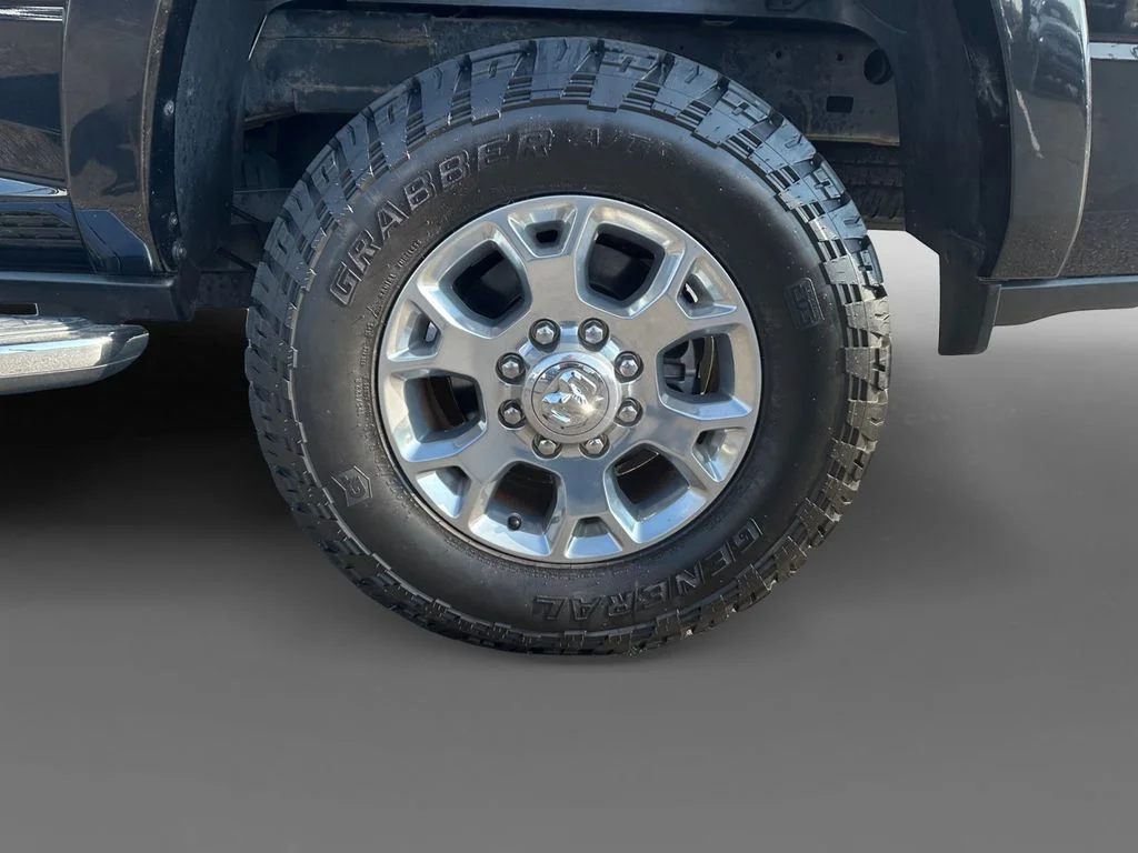 Used 2019 Black Ram Laramie image 8