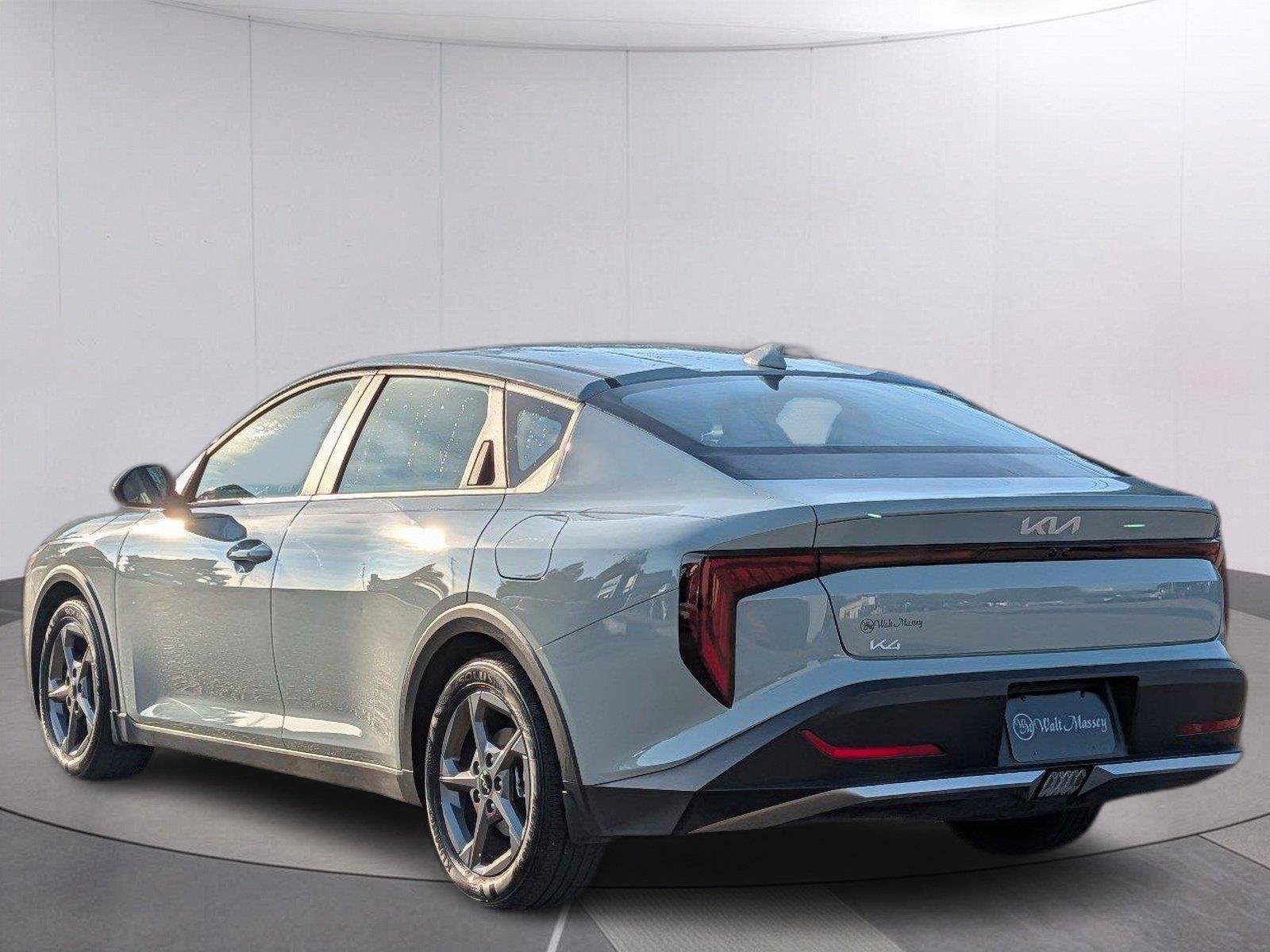 Used 2025 Morning Haze Kia LXS image 3
