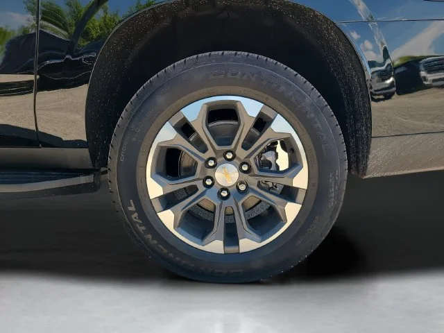 2026 Chevrolet Suburban LT - Photo 14