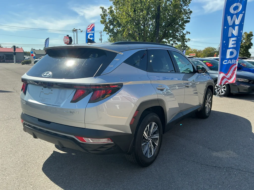 Used 2024 Shimmering Silver Hyundai Blue image 5