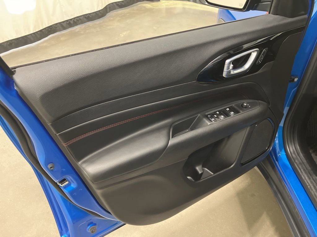 Used 2024 Hydro Blue Pearlcoat Jeep Trailhawk image 11