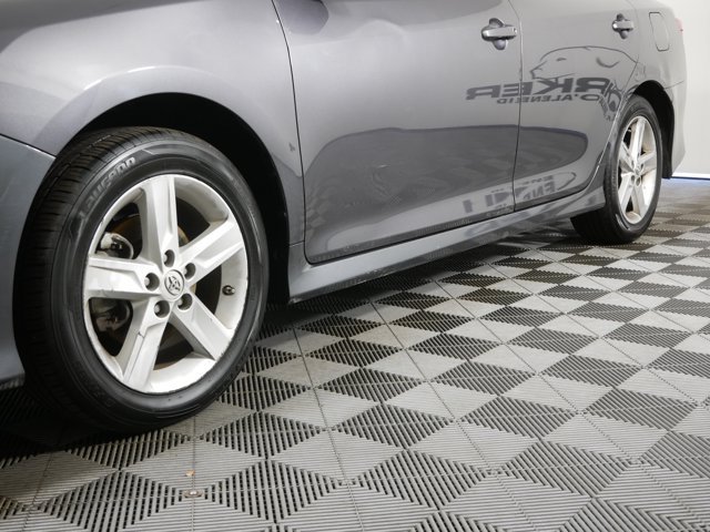 Used 2014 Magnetic Gray Metallic Toyota SE image 2