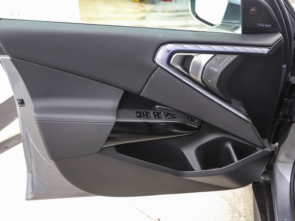 Used 2026 Gray Metallic BMW 30 xDrive image 9