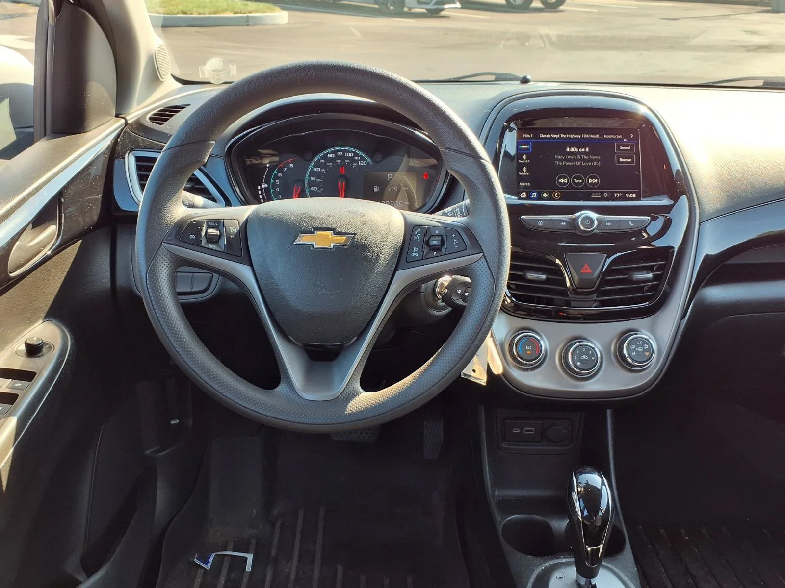 Used 2021 Silver Ice Chevrolet 1LT image 5