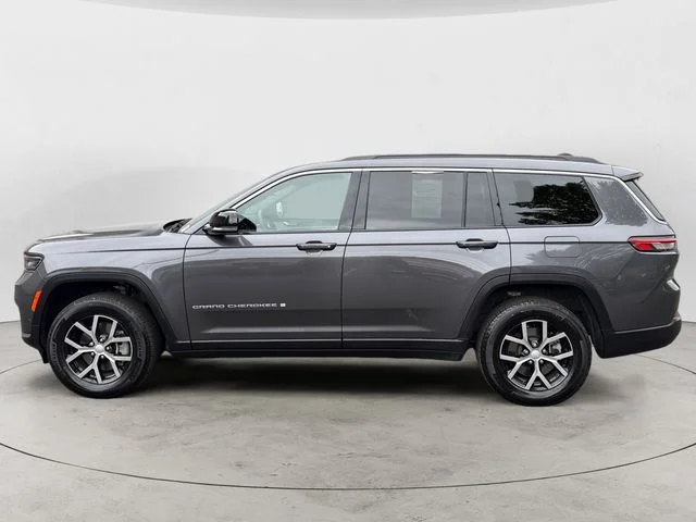 Used 2024 Gray Jeep Limited image 2