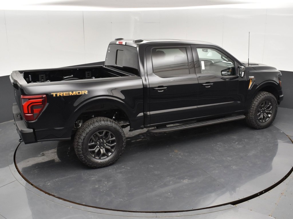 New 2026 Agate Black Metallic Ford Tremor® image 30