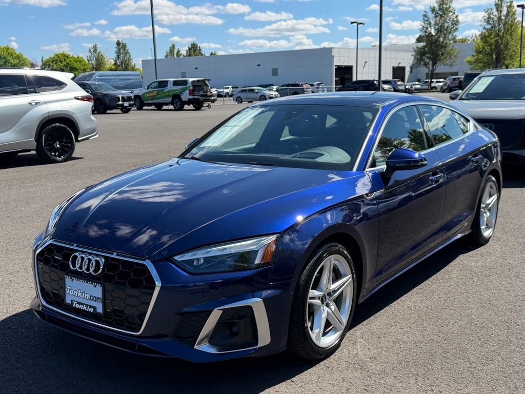 Used 2022 Navarra Blue Metallic Audi Prestige One-Owner image 4