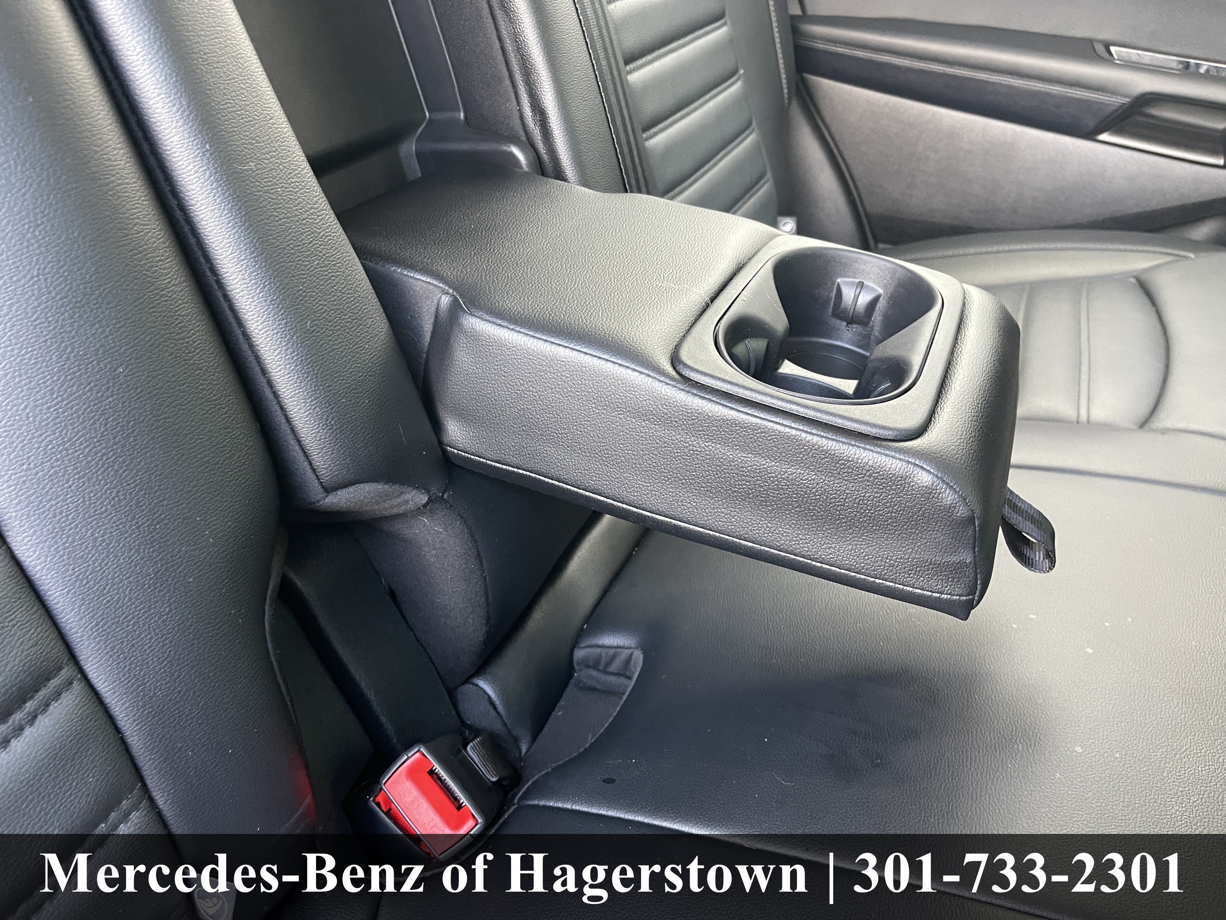 Used 2018 Oxford White Ford SEL FWD image 26