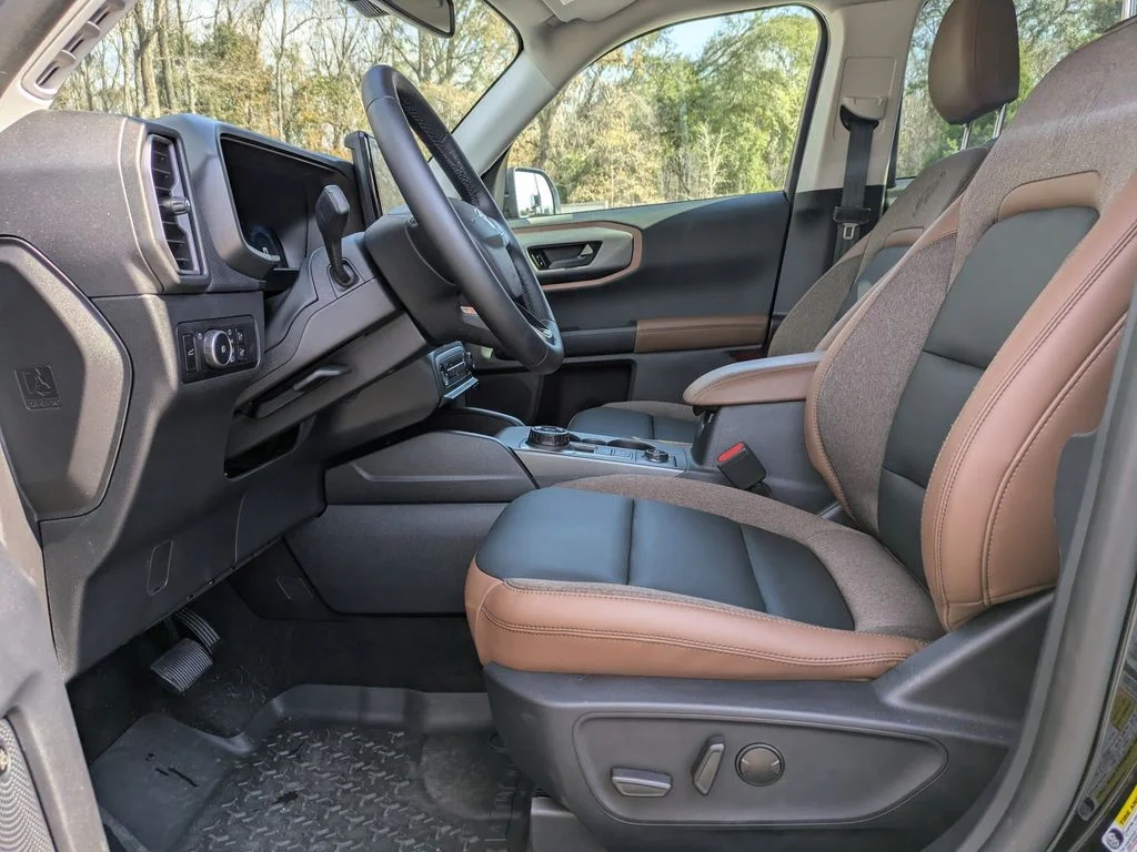 New 2025 Shadow Black Ford Outer Banks image 14