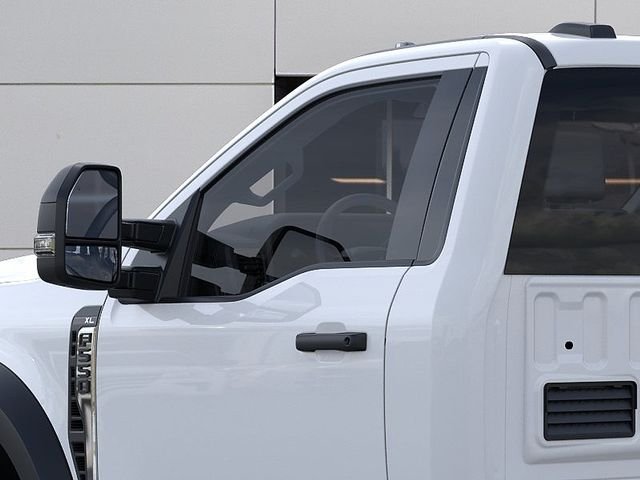 New 2026 Oxford White Ford F-550® XL image 20