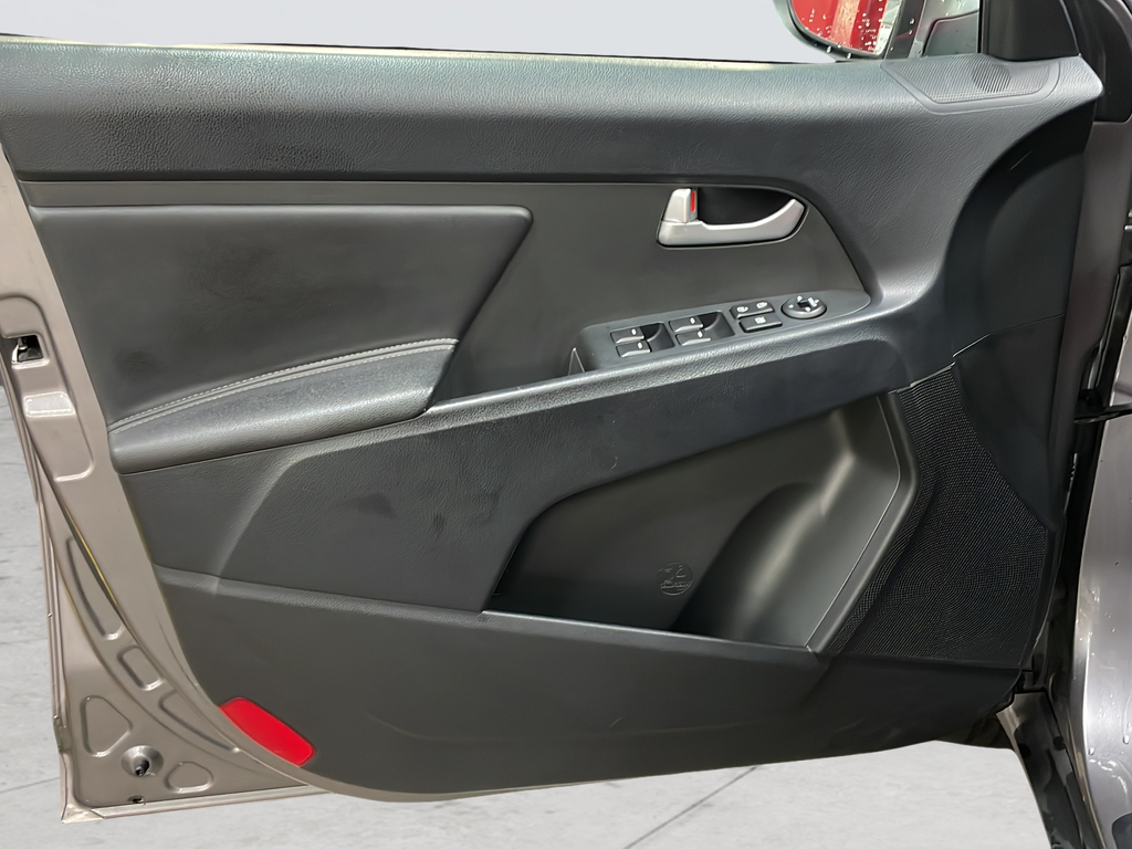 Used 2011 Silver Kia LX image 25