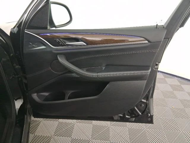 Used 2023 Black BMW xDrive30i image 27