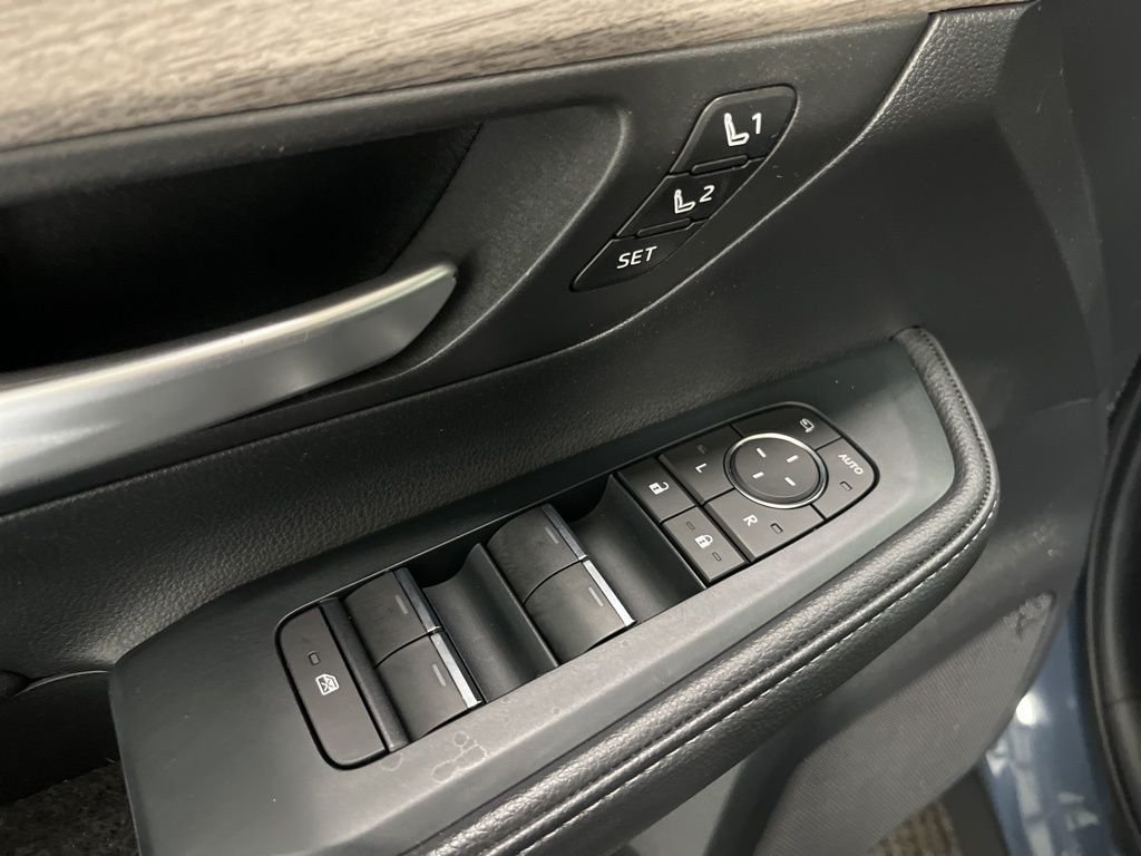 Used 2024 Cloud Toyota Limited image 4